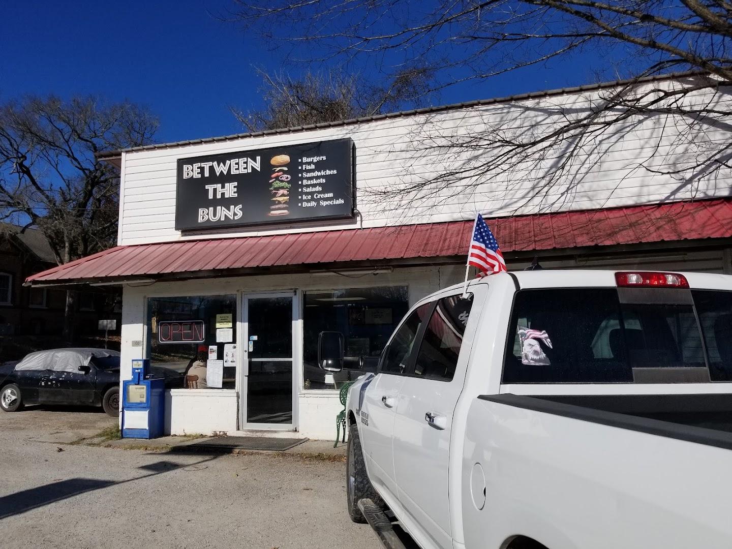 Between the Buns Bar & Grill